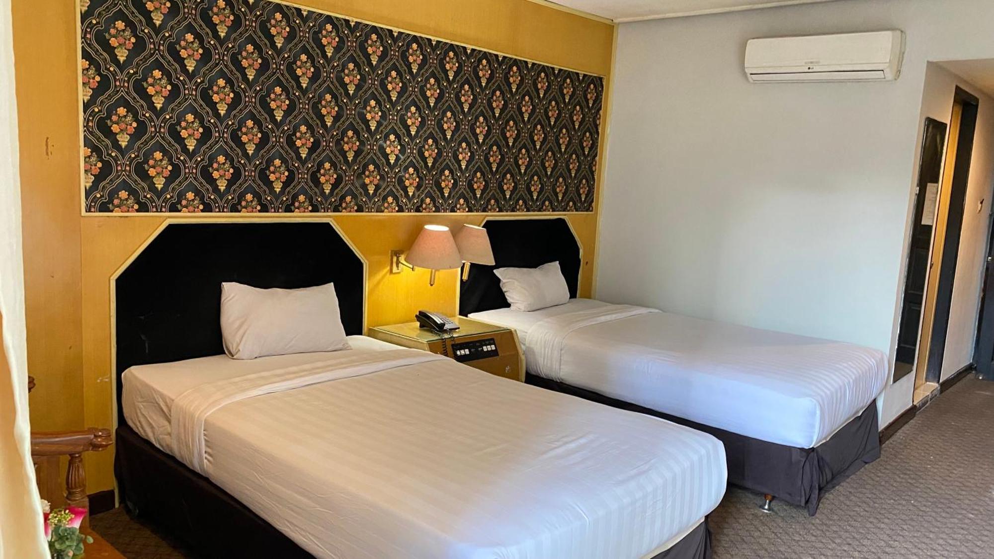 Mas Graha Hotel Pekanbaru Extérieur photo