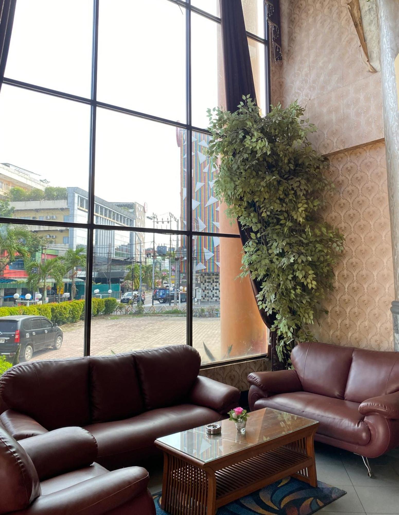 Mas Graha Hotel Pekanbaru Extérieur photo